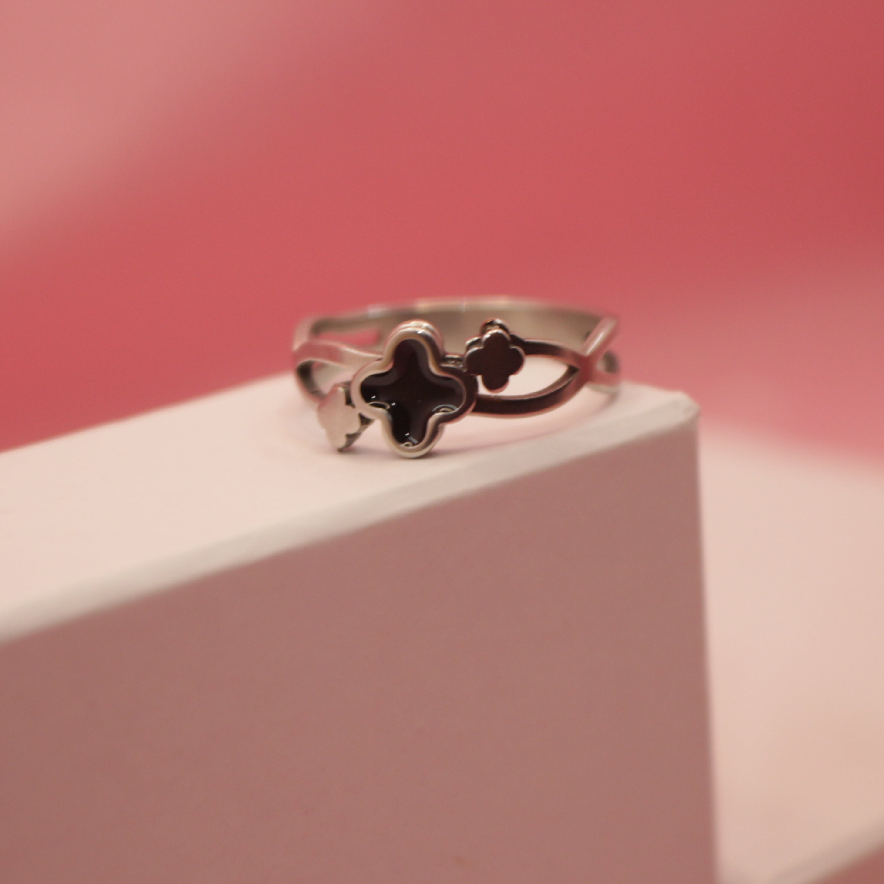 Stainless Steel Water-Resistant Clover Ring