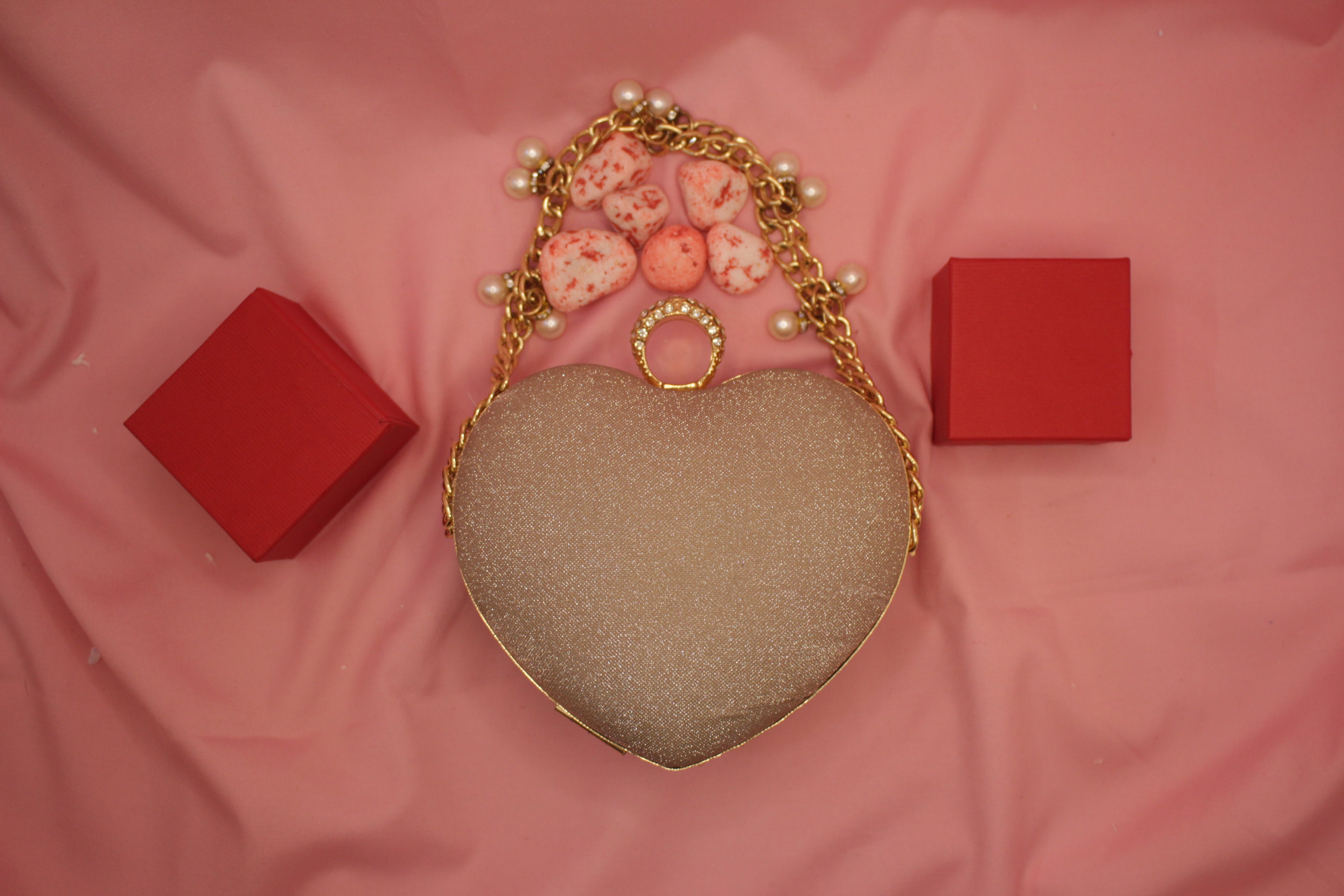 Heart of Elegance Glitter Clutch Gold Crystal Ring Edition